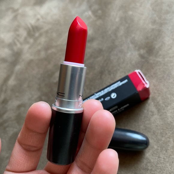 NIB MAC COSMETICS Lustre Lipstick in Cockney - Picture 3 of 7